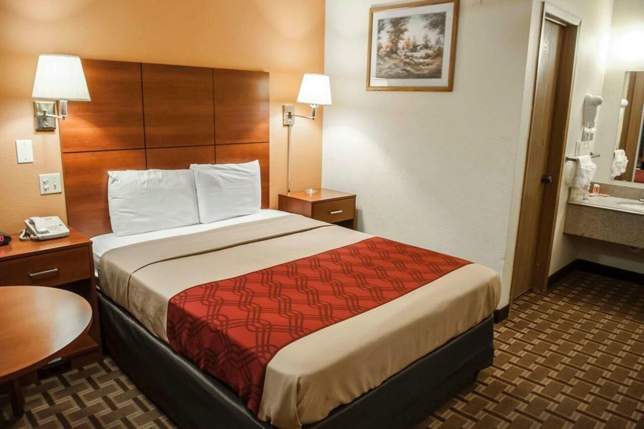 Econo Lodge Midtown Albuquerque Exterior photo