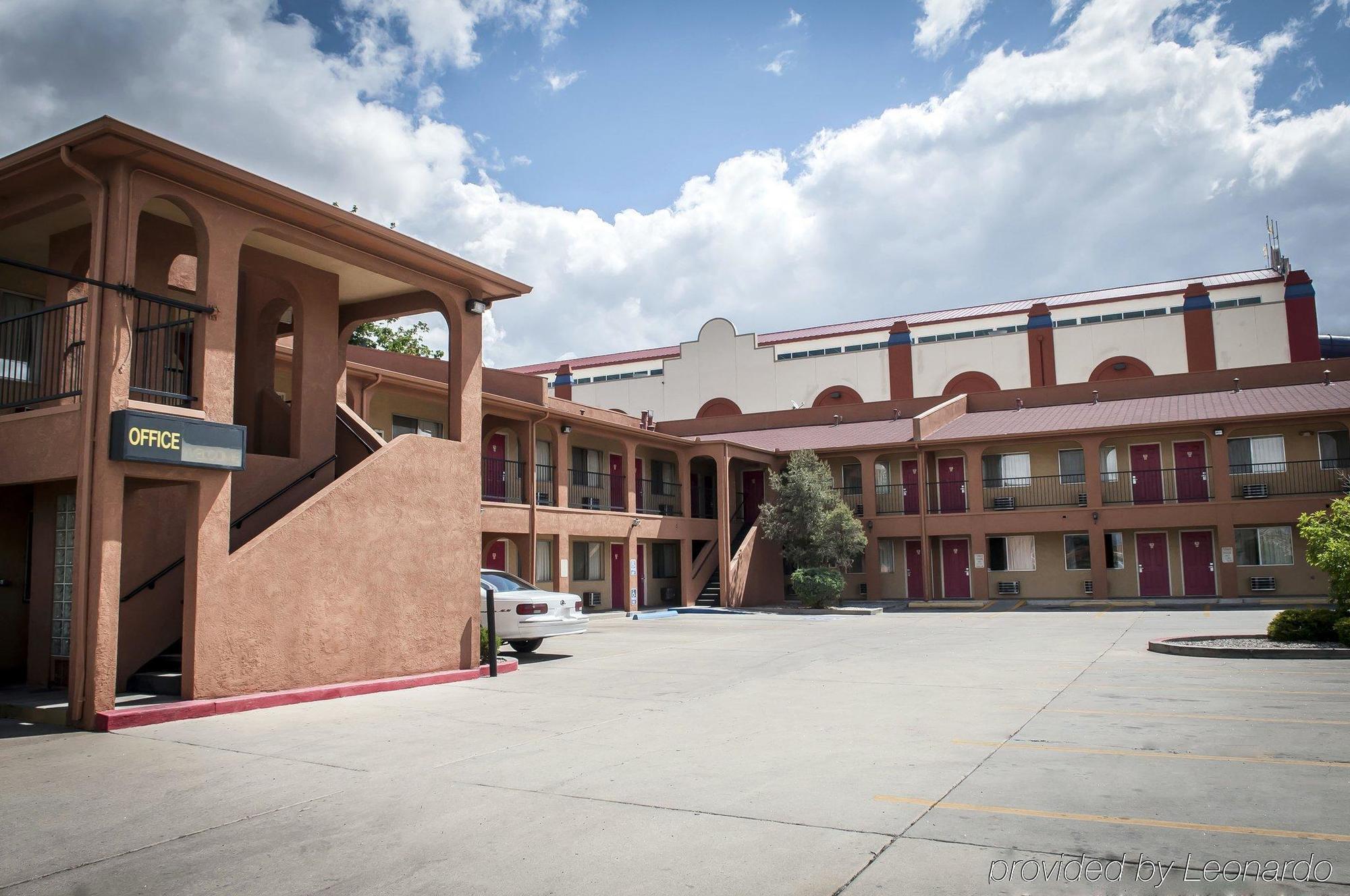Econo Lodge Midtown Albuquerque Exterior photo