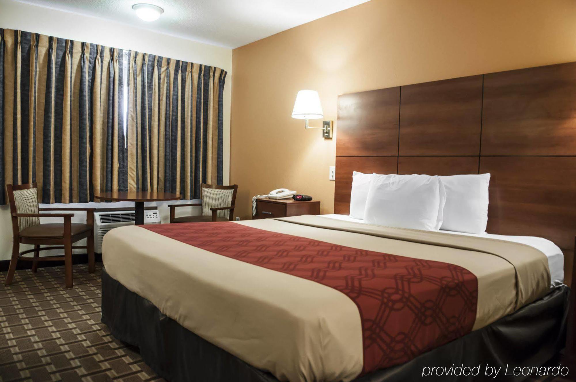 Econo Lodge Midtown Albuquerque Exterior photo