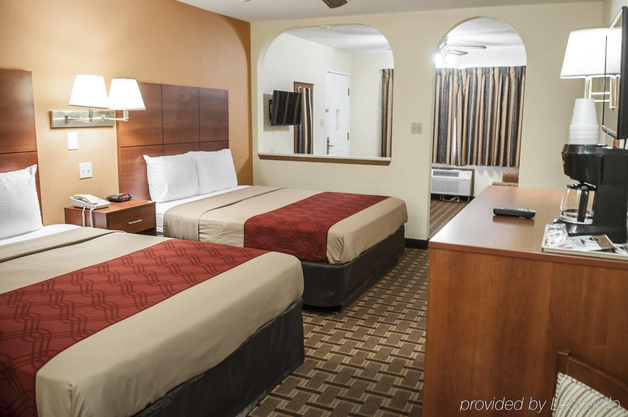 Econo Lodge Midtown Albuquerque Exterior photo