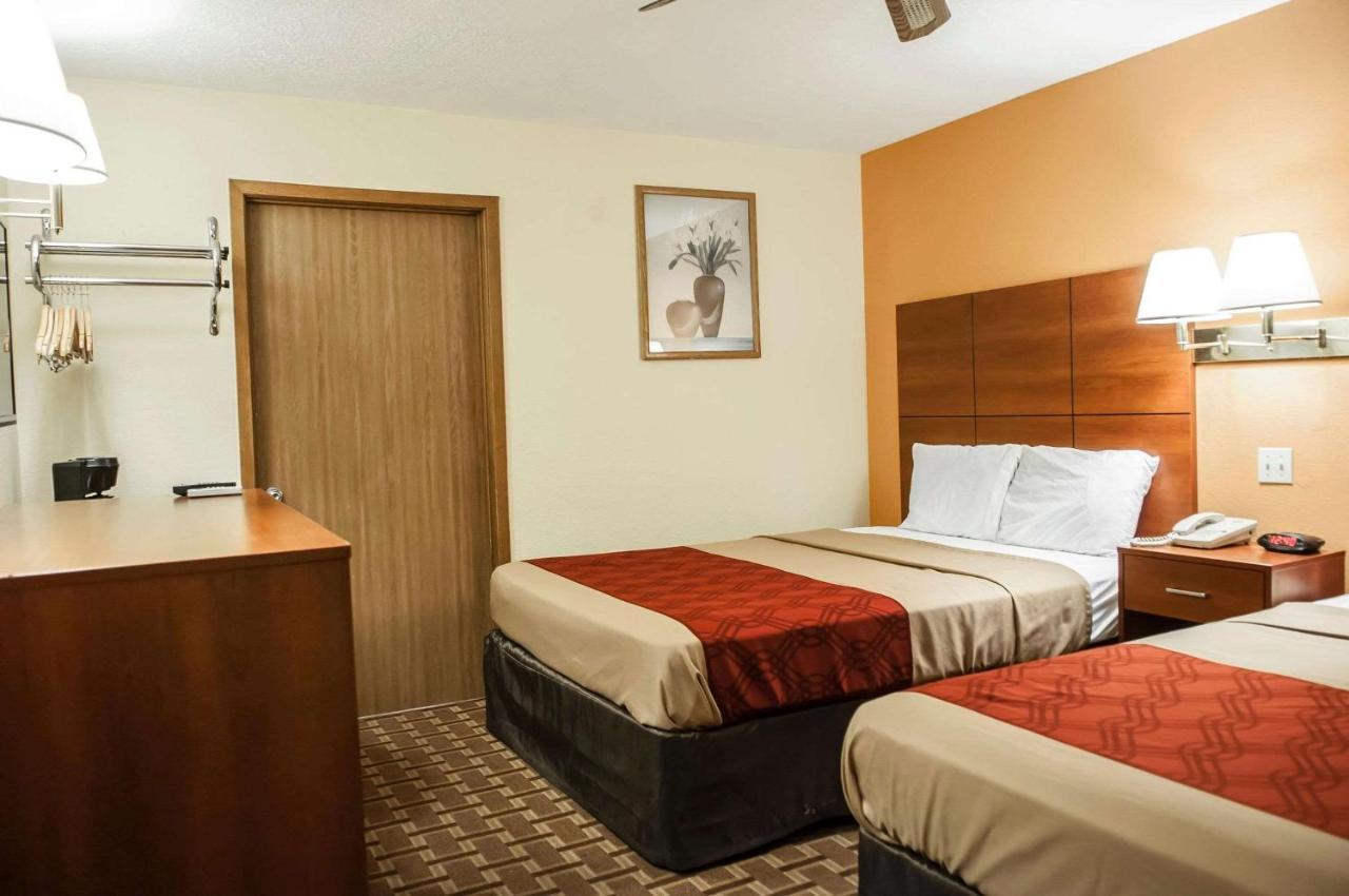 Econo Lodge Midtown Albuquerque Exterior photo