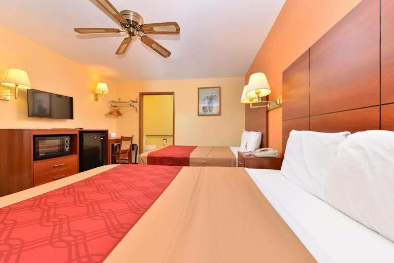 Econo Lodge Midtown Albuquerque Exterior photo